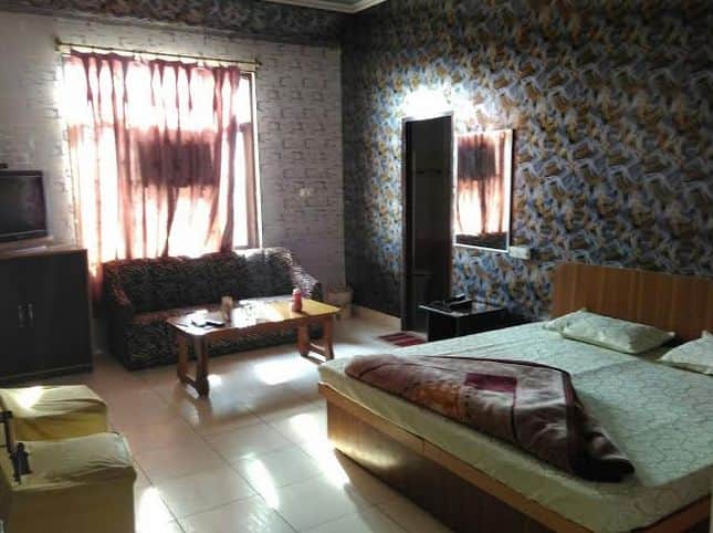 The Hotel Alaska, Muktsar 5